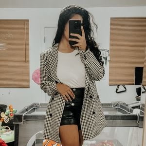 ZARA BLACK FAUX LEATHER SHORTS LARGE 10 12 HIGH WAISTED RISE